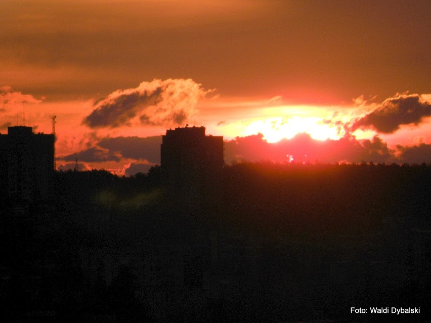Kwietniowy wschód słońca nad Zieloną Górą [zdjęcia]
