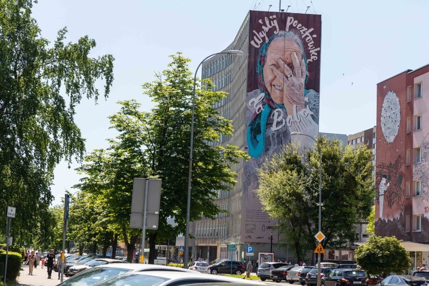 Mural Wyślij pocztówkę do babci