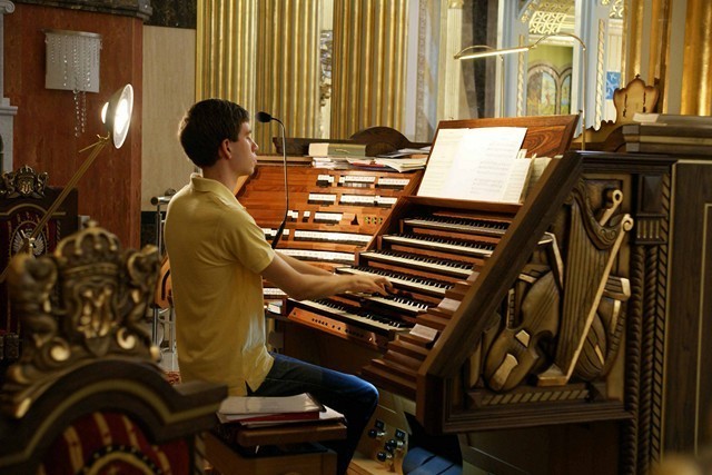 Organowych koncertów można posłuchać trzy razy dziennie