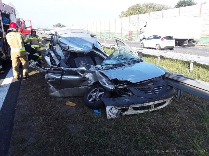 Tragiczny wypadek na autostradzie A2 w gminie Bolimów. Jeden z kierowców w stanie ciężkim