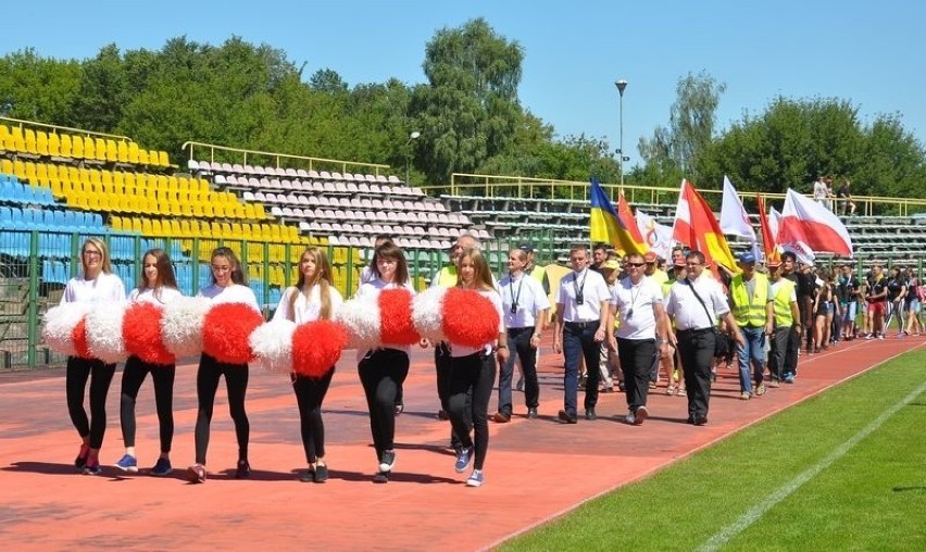 Otwarcie Dnia Sportu odbyło się zgodnie z ceremoniałem...