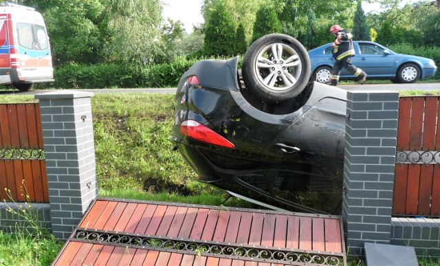 Jastrzębie: dachował, bo pijany kierowca zajechał mu drogę