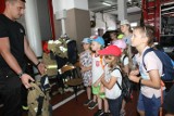 Wakacje z Domem Kultury we Włoszczowie. Dzieci odwiedziły naszych strażaków (ZDJĘCIA)