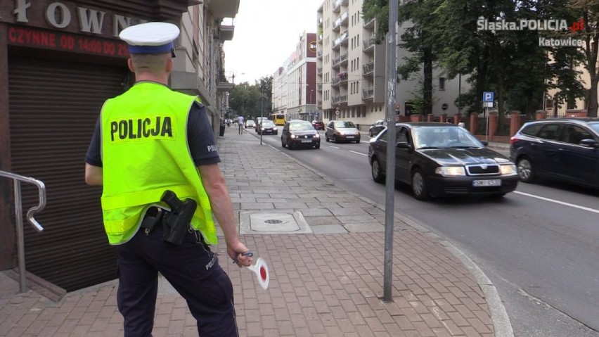 Akcja policji w Katowicach: 246 mandatów dla pieszych, 38 dla kierowcó, 10 dla rowerzystów