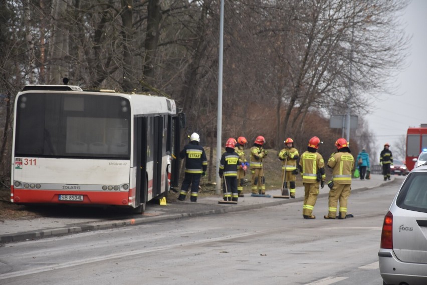 Dramatyczny wypadek autobusu w Jastrzębiu. Relacje świadków. "Myślałem, że znowu tąpnęło, był  huk i ziemia pod nogami nam zadrżała"