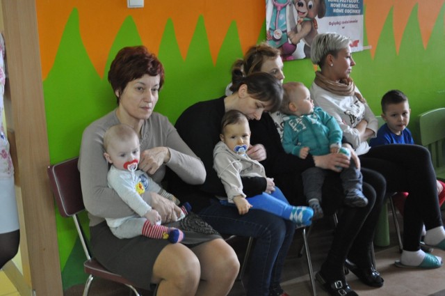 Zajączek odwiedził dzieci w śremskim szpitalu - 24 marca 2016 r.