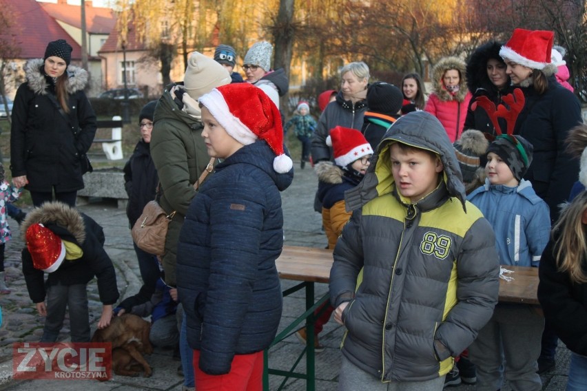 Św. Mikołaj po raz kolejny zawitał do Sulmierzyc [ZDJĘCIA]                                                              