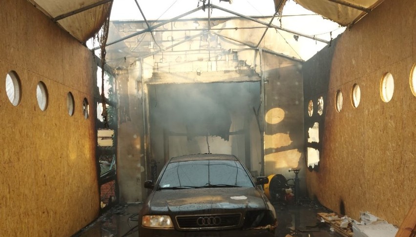 Pożar w warsztacie samochodowym w Żninie