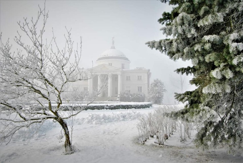 Pałac Lubostroń w zimowej odsłonie