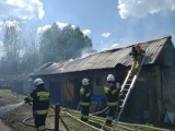 Reduty. Paliły się trzy budynki gospodarcze. W akcji siedem zastępów straży pożarnej