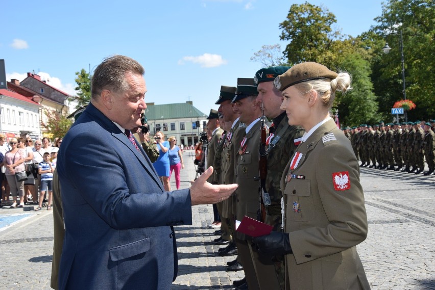 Święto Wojska w Suwałkach. Wiceminister Zieliński gratulował wyróżnionym [ZDJĘCIA]