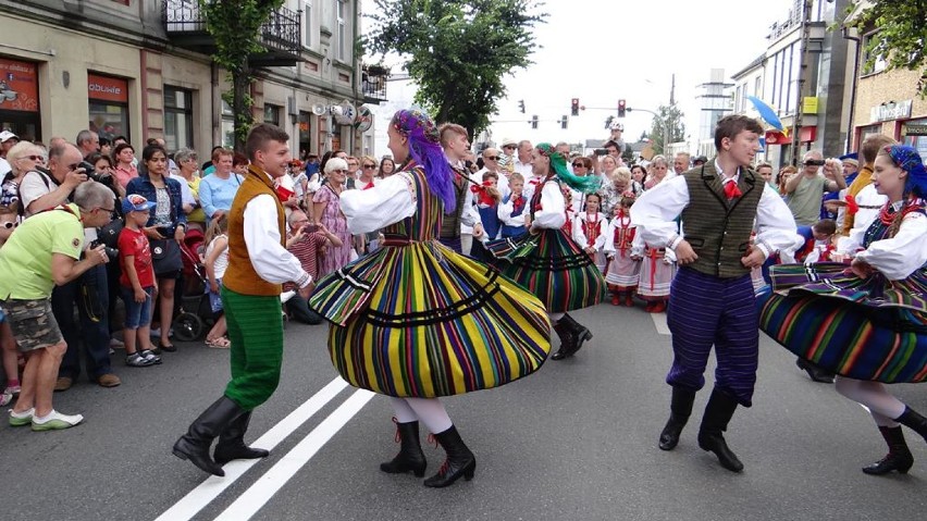 Folklor Świata 2018. Barwny korowód ulicami Zduńskiej Woli