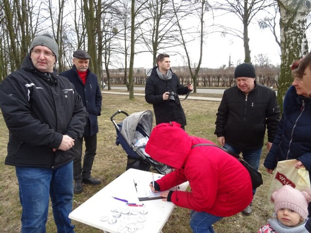 Kukiz' 15 rozpoczął protest przeciwko lokalizacji punktu przeładunkowego śmieci