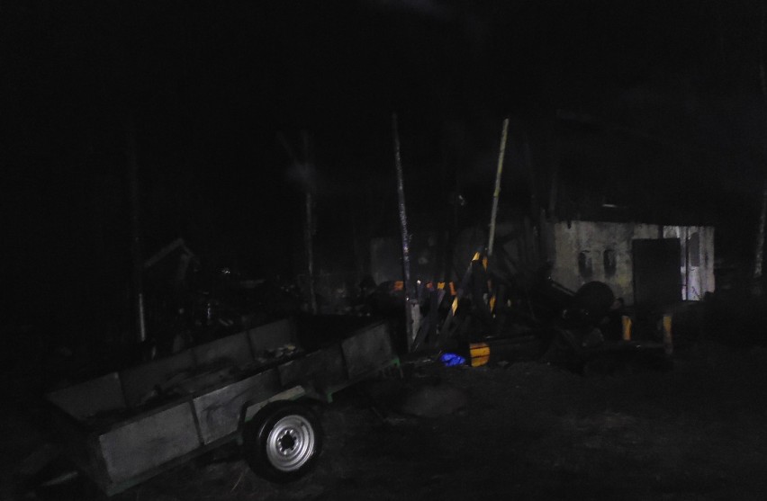 Pożar w Korzeniewie. Płonął budynek gospodarczy