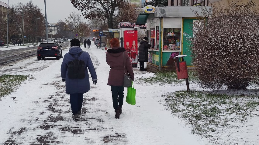 Zima w Piotrkowie, warunki na drogach i chodnikach 3 grudnia 2022 ZDJĘCIA