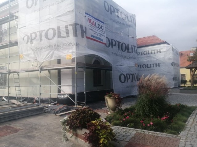 Ruszył remont elewacji głównego budynku Urzędu Miasta Sandomierza.