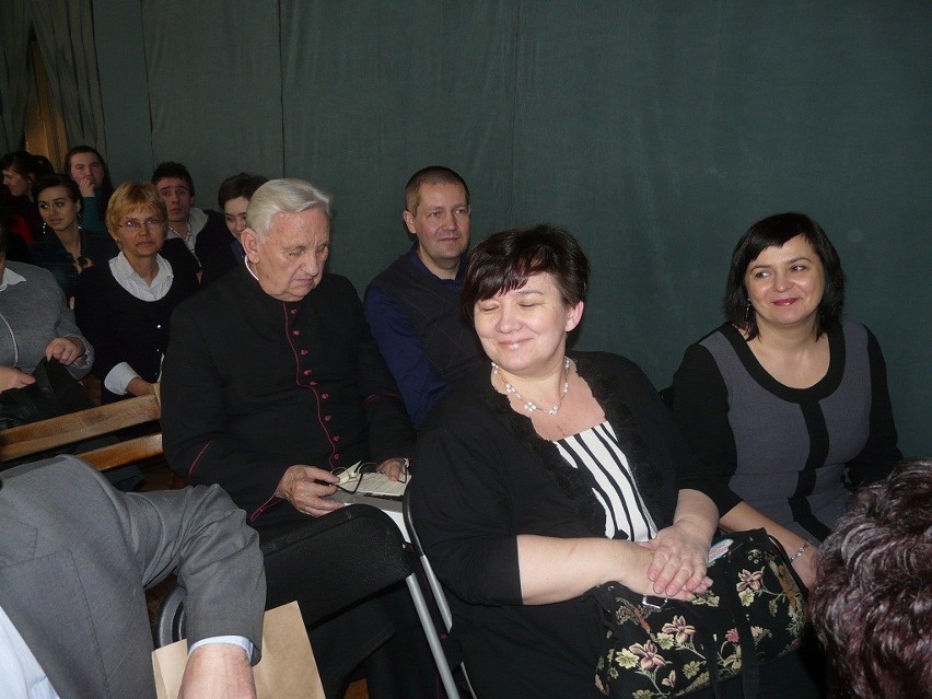 Promocja tomiku na 20-lecie Kolegium Nauczycielskiego w Wieluniu
