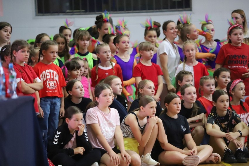 XVII Turniej Tańca o Uśmiech Dziecka. >>>Więcej zdjęć na...
