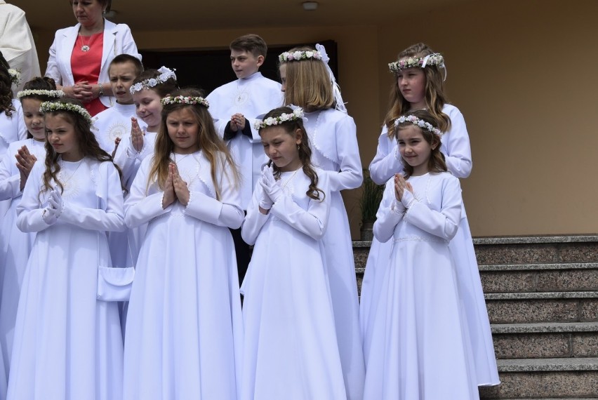 Uroczystości komunijne w kościele na osiedlu Widok