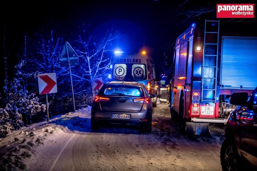 Wypadek pomiędzy Szczawnem a Strugą. Trzy osoby ranne [ZDJĘCIA]