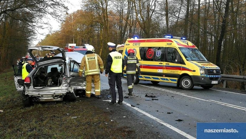 Tragiczny wypadek na drodze Włocławek - Brześć Kujawski. Nie żyje 16-latek [zdjęcia]