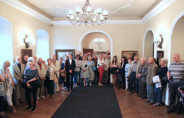 Otwarciem wystawy "Grudziądz-i nie tylko..." pocztówki, archiwalia i pamiątki z kolekcji Zbigniewa Zawadzkiego otwarto tegoroczną Noc Muzeów. Wszystkie ekspozycje można było zwiedzać bezpłatnie. Na dziedzińcu obóz rozbili członkowie Stowarzyszenia Garnizon Grudziądz. Dla dzieci Koga - wiślany rejs.