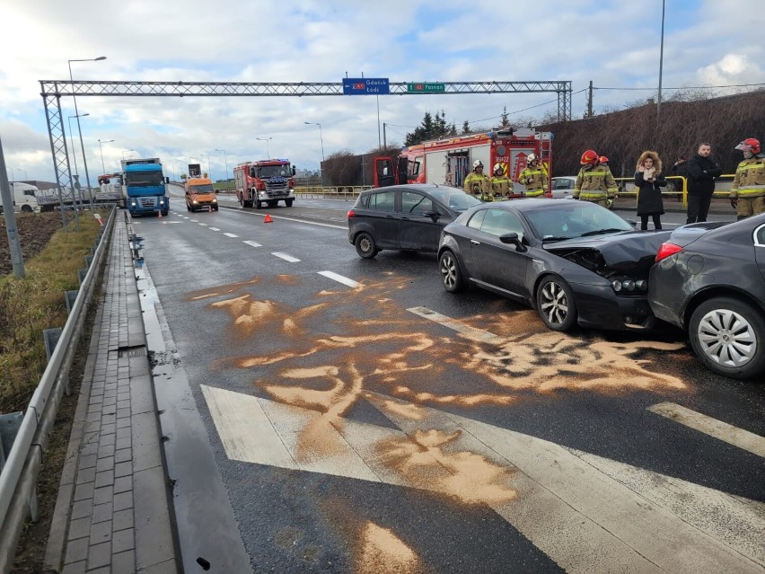 Zderzenie 4 samochodów na DK 62 w powiecie włocławskim