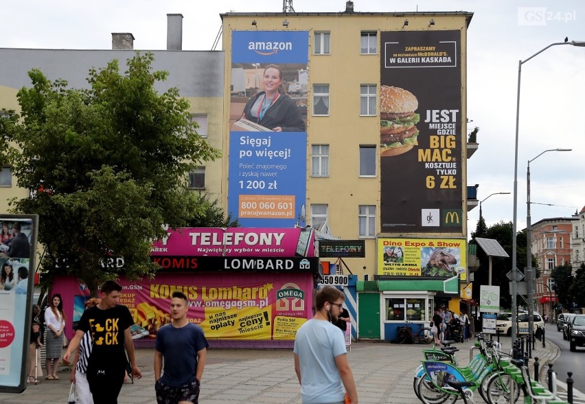 Plac Kościuszki jest przykładem reklamowego nieładu, który...