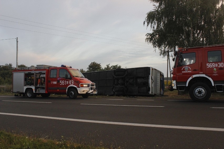 Wypadek w Kopaninach: autokar jechał z Zamościa. Jedna osoba...