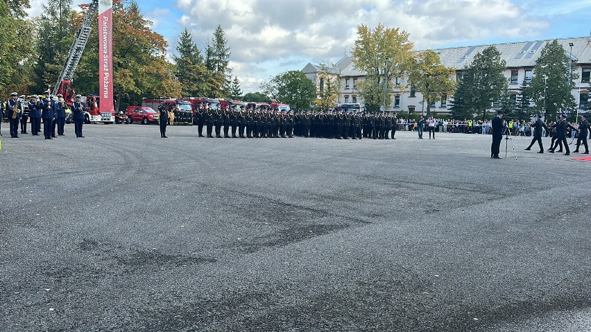Ślubowanie kadetów w Częstochowie. W szeregi PSP wstąpiło 60 nowych strażaków