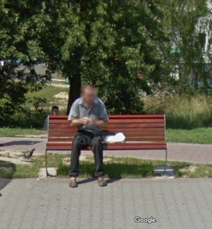 Przysiedli się na ławeczce w Jastrzębiu-Zdroju. Zrobili im zdjęcia!