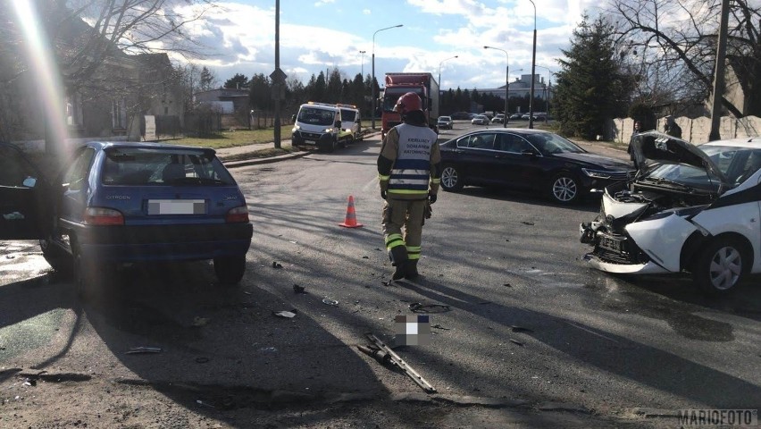 Citroen zderzył się w Opolu z toyotą [zdjęcia]