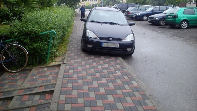 Dzień dobry zawiercianie. Wciąż szukamy tak parkujących kierowców.