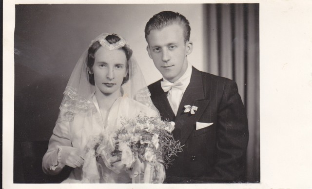 30 marca 1959 roku  w sieradzkiej kolegiacie odbył się ślub Krystyny i Bolesława  Zwolińskich. Ślubu udzielał ksiądz Apolinary Leśniewski