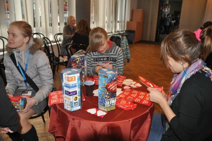 WOŚP 2012 w Radomsku, czyli XX Finał Wielkiej Orkiestry Świątecznej Pomocy w MDK [ZDJĘCIA]