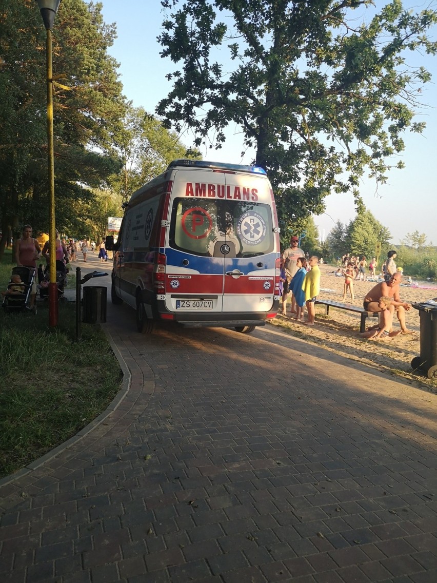 Trwają poszukiwania 18-latka w jeziorze Miedwie