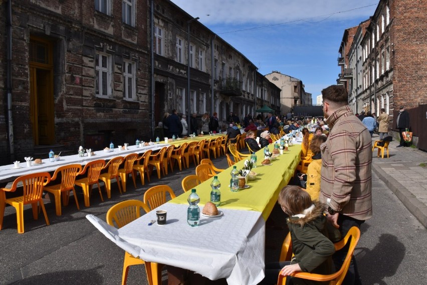 Śniadanie wielkanocne na Podgórzu w Kaliszu. ZDJĘCIA