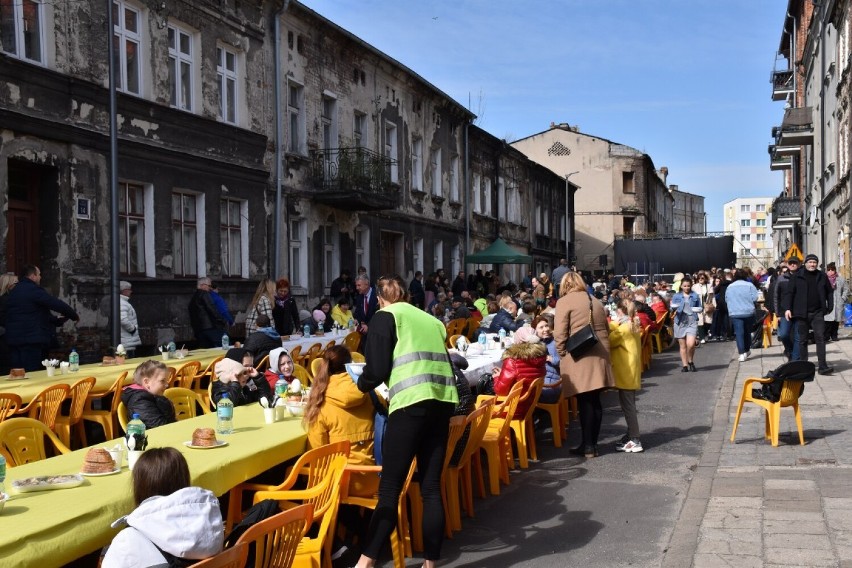 Śniadanie wielkanocne na Podgórzu w Kaliszu. ZDJĘCIA