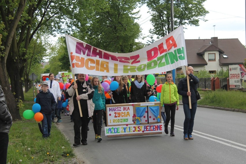 Marsz dla życia i rodziny i festyn rodzinny w parafii na ul. Spalskiej w Tomaszowie [ZDJĘCIA]