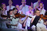 Bełchatów: Koncert uwielbienia „ISkra dla Pana” w hali Energia [ZDJĘCIA, FILM]