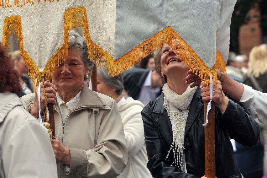 Procesje w Słupsku: Zobacz jak wyglądała procesja Bożego Ciała w kościele Mariackim [FOTO+FILM]