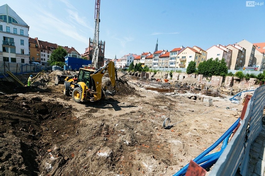 Budowa Ibis Styles na Podzamczu. Rozebrano płytę po starej Arkonie [ZDJĘCIA]