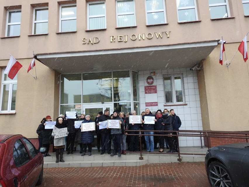 Protest pracowników Sądu Rejonowego w Bielsku Podlaskim