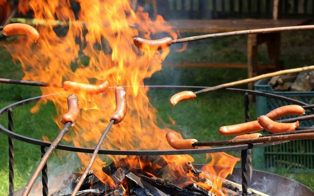 Majówka upłynie nam ponownie pod znakiem obostrzeń. Decyzją rządu hotele i miejsca noclegowe nadal są zamknięte dla turystów. Aby spędzić ten czas przy grillu czy ognisku z pewnością przyda się piękna pogoda. Czy możemy na taką liczyć?

Sprawdź jaka będzie pogoda w majówkę w dalszej części galerii >>