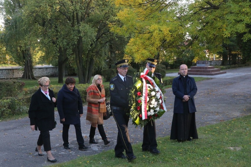 Ostrowiec pamięta. Uroczystości w hołdzie mieszkańcom miasta, zamordowanym przez hitlerowców [ZDJĘCIA]