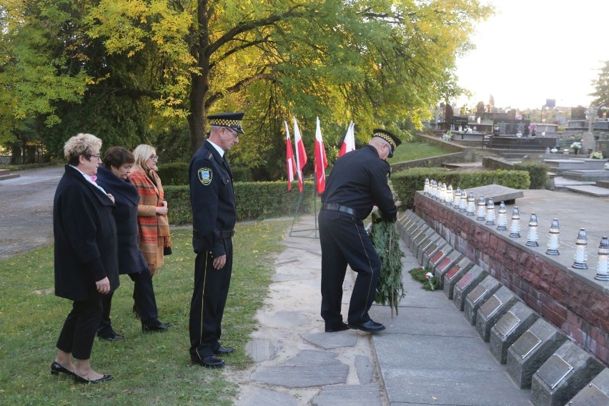 Ostrowiec pamięta. Uroczystości w hołdzie mieszkańcom miasta, zamordowanym przez hitlerowców [ZDJĘCIA]