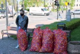 Ćwierć tony plastikowych nakrętek pomoże 8-letniemu Adasiowi wyjechać na turnus rehabilitacyjny  