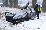Tragedia pod Wrocławiem. Karambol pięciu samochodów: jedna osoba nie żyje, trzy są ranne 