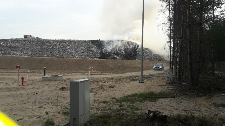 Gmina Kamieńsk: Pożar składowiska odpadów w Kąsiu