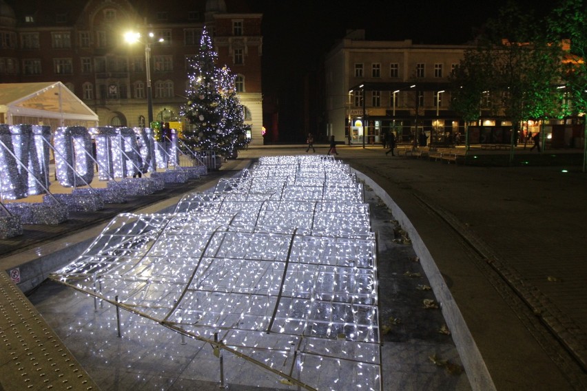 Świąteczne iluminacje w Katowicach. Tak świeci się miasto! [ZDJĘCIA]